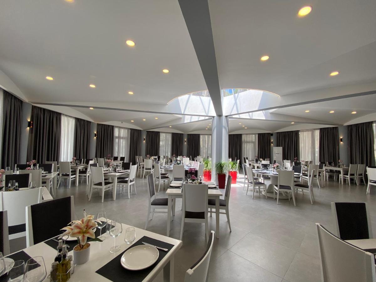 Atrium Deluxe Resort โกเลม ภายนอก รูปภาพ
